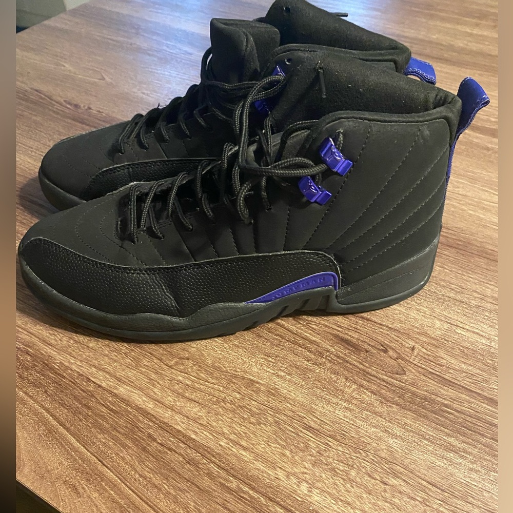 Used Air Jordan 12 ‘Dark Concords’